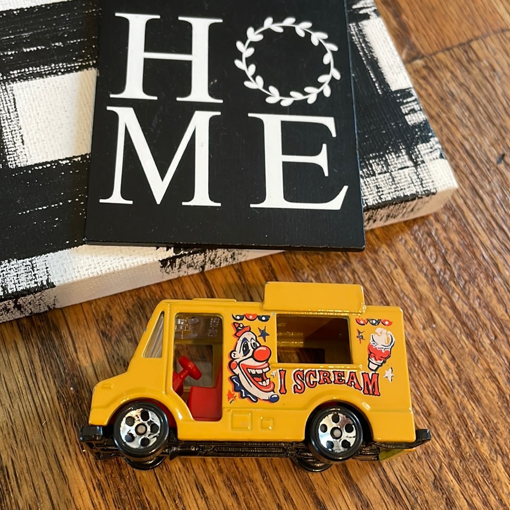 Vintage 1983 Hot Wheels “I Scream” Ice Cream Truck Mattel Malaysia
